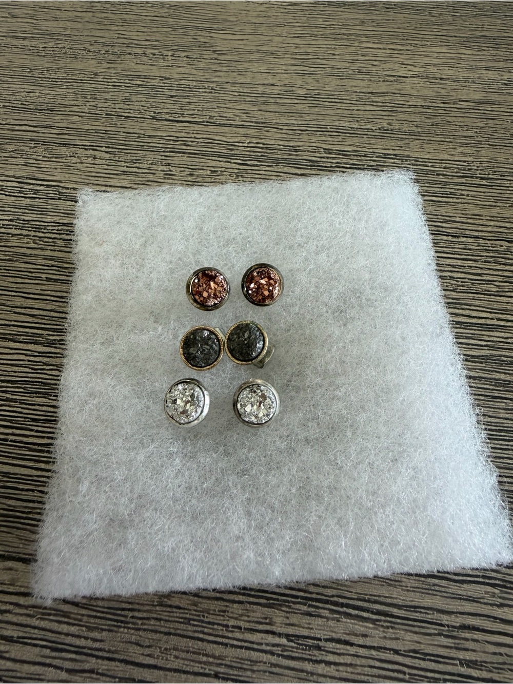 Francesca’s Druzy Stud Earrings set of 3y